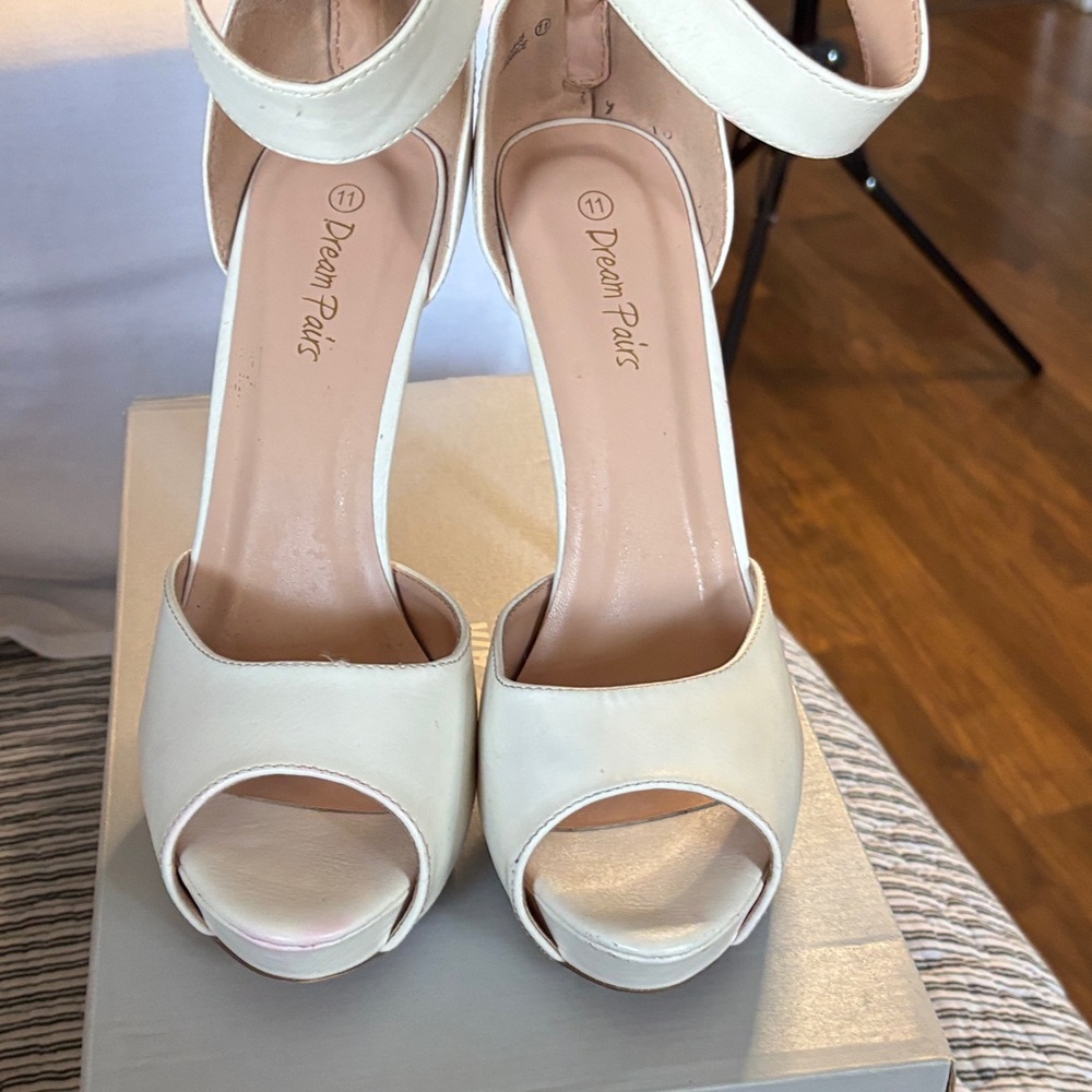 Dream Pairs Women's Ivory Peep Toe Heels